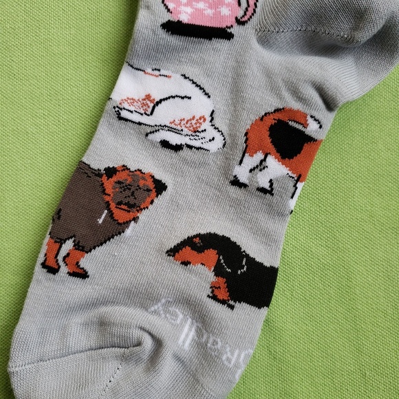 VERA BRADLEY DOG SHOW DOGS CREW SOCKS 2-PAIRS:NWT - Picture 6 of 10